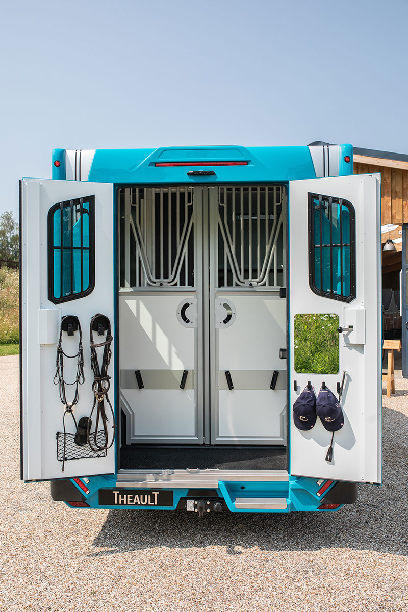 theault horsebox