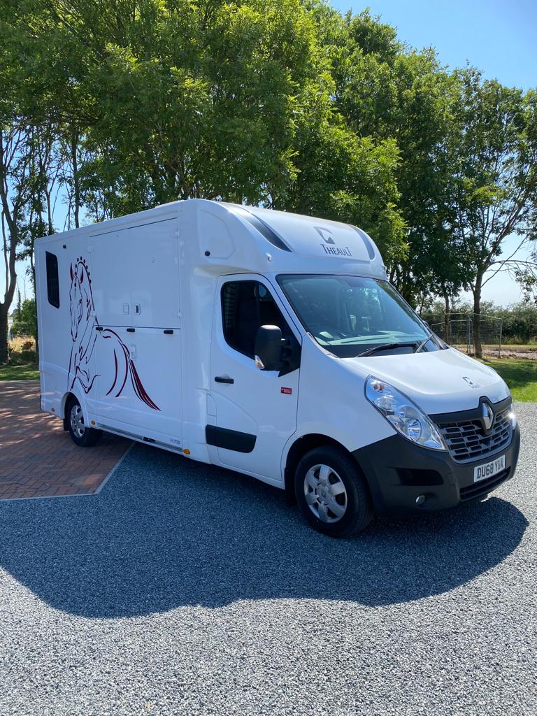Theault 3.5 tonne Proteo 3 Switch Horsebox Atacanter Horsebox Hire